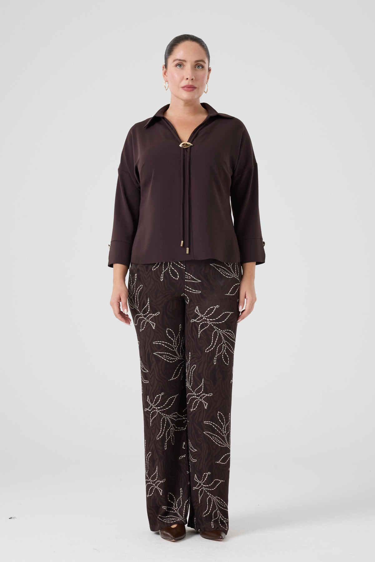 Gömlek Yaka Aksesuarlı Bluz Kahve