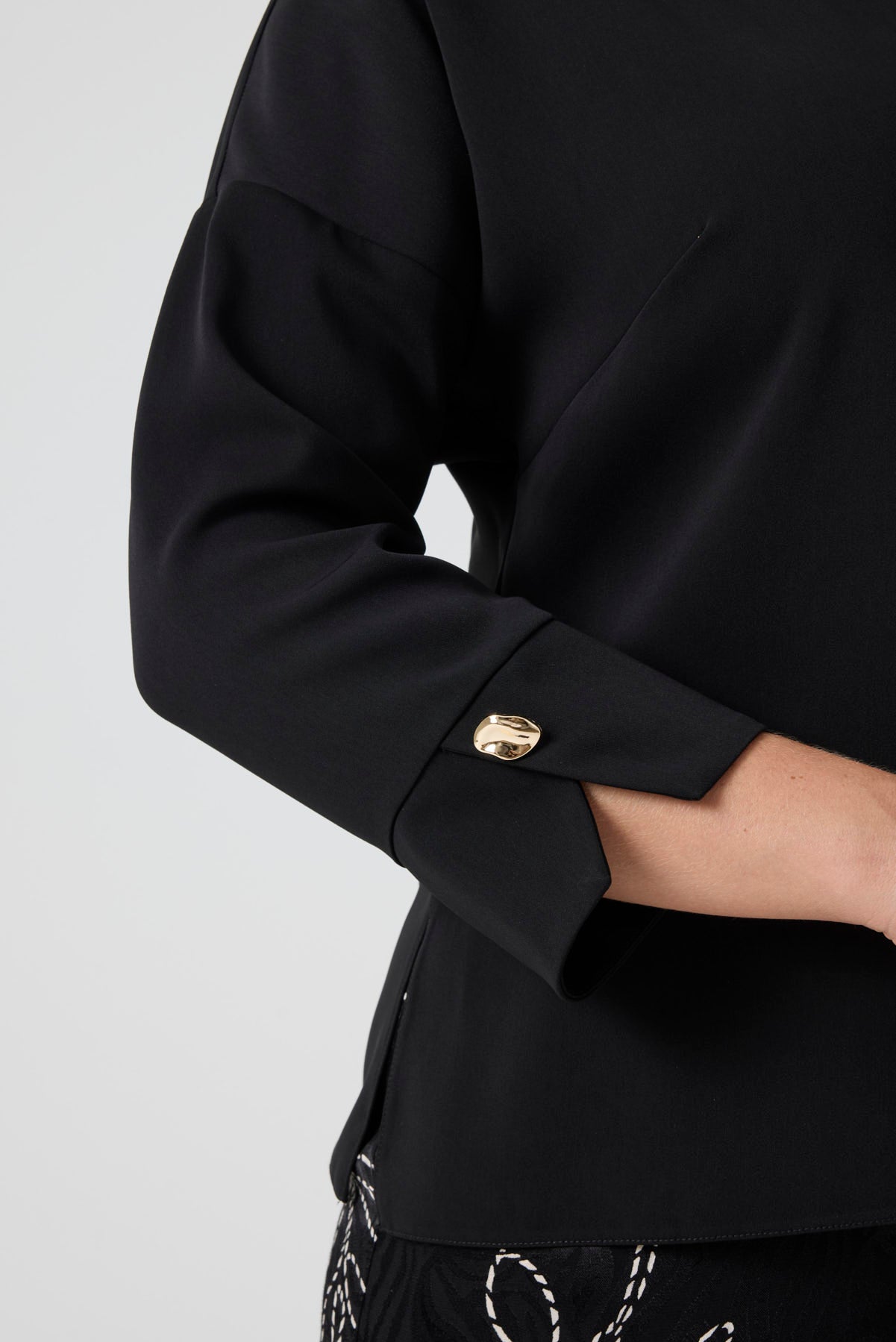 Gömlek Yaka Aksesuarlı Bluz Siyah