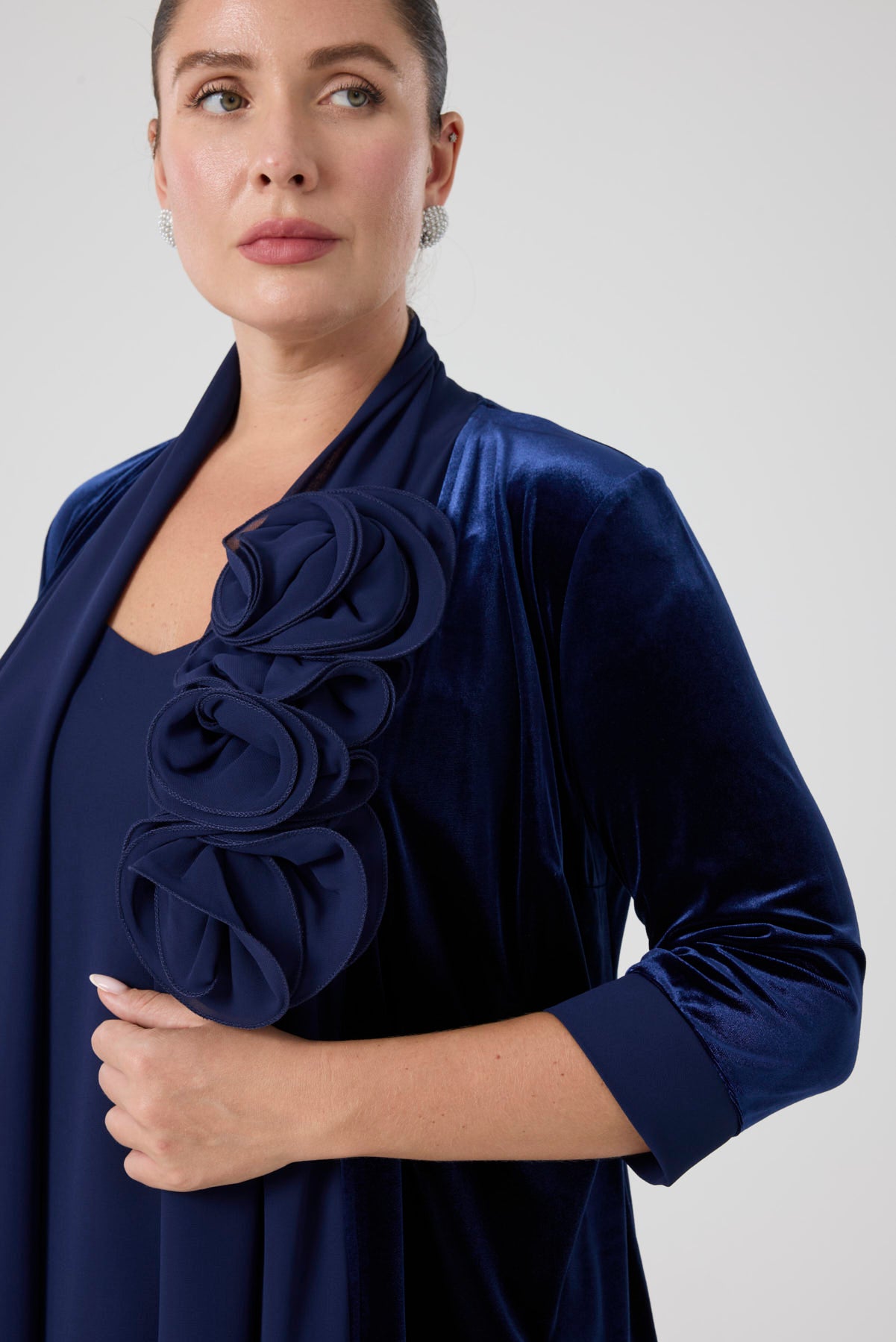 Şifon Garnili Burgu Çiçek Detaylı Ceket Kadife Pantolon 3'lü Takım - Lacivert