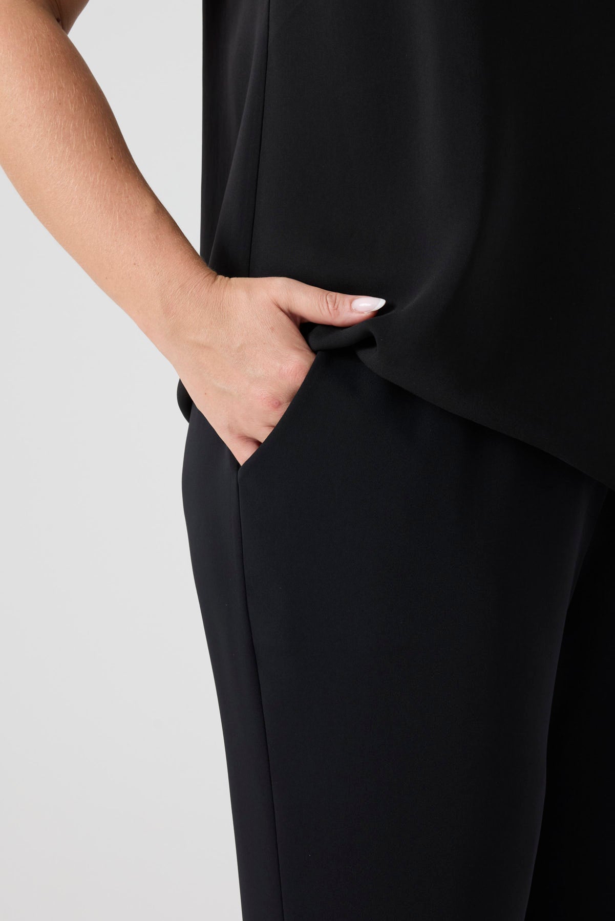 Kol Detaylı Üçlü Takım Siyah