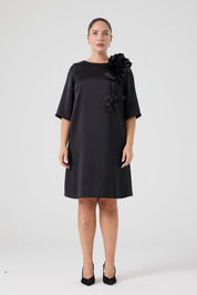 Çiçek Aksesuarlı Abiye Elbise Siyah