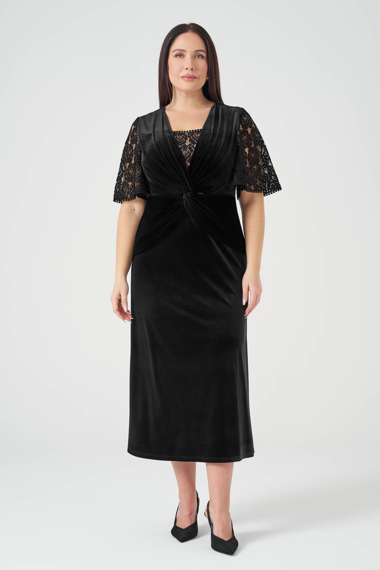 Kolları Dantelli Maxi Boy Kadife Elbise Siyah