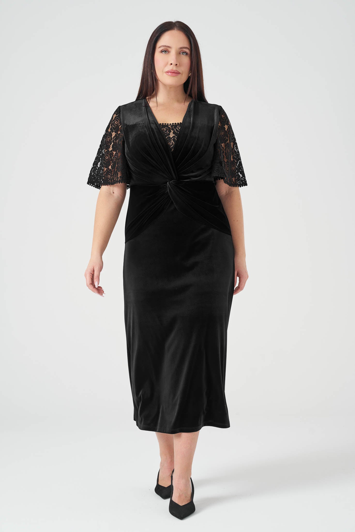 Kolları Dantelli Maxi Boy Kadife Elbise Siyah