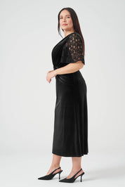 Kolları Dantelli Maxi Boy Kadife Elbise Siyah