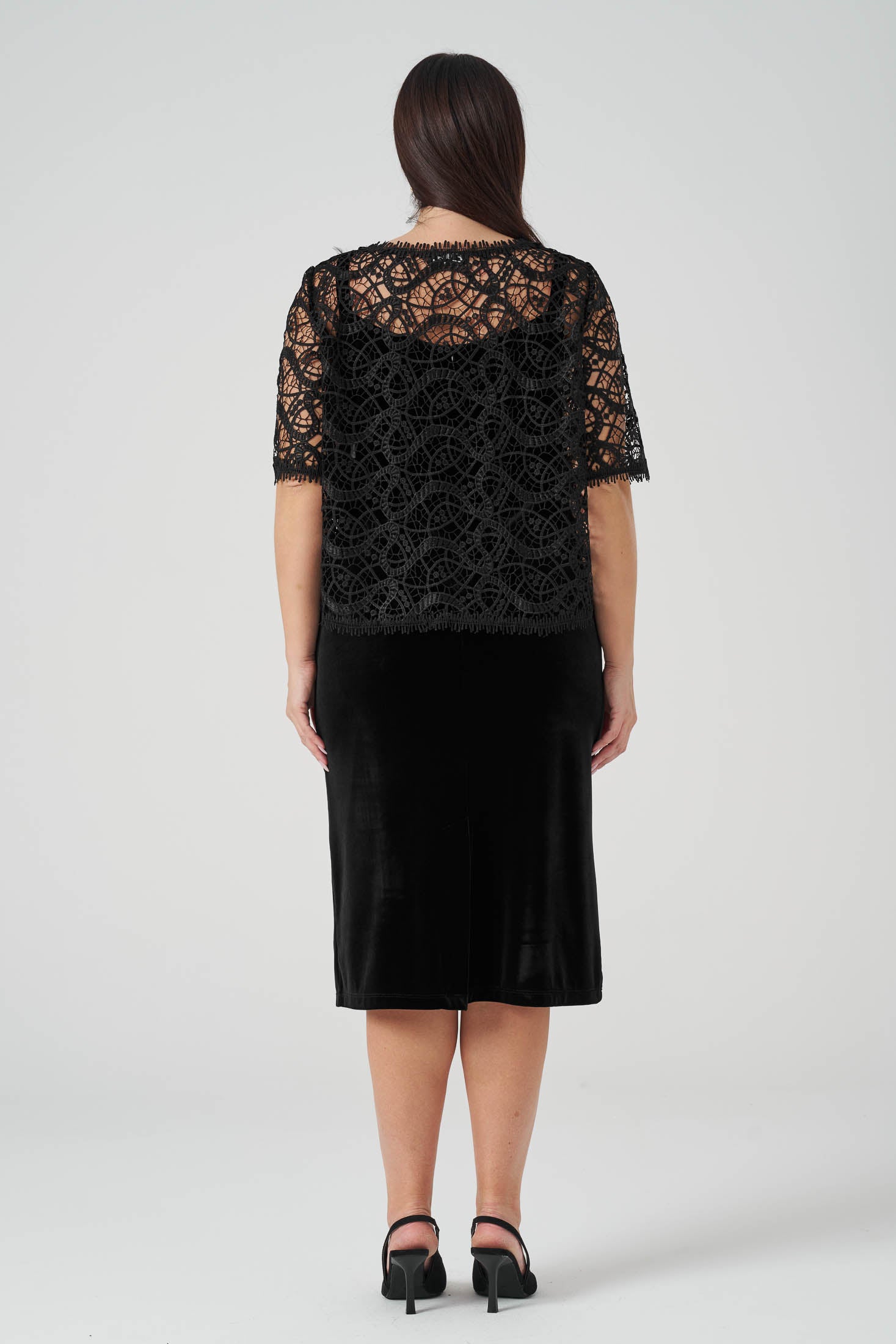 Güpür Bluzlu Kadife Elbiseli Takım Siyah