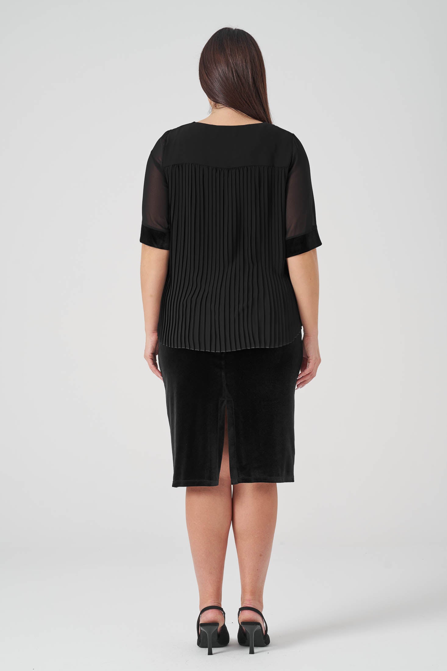 Üç Boyutlu Güpürlü Takım Siyah