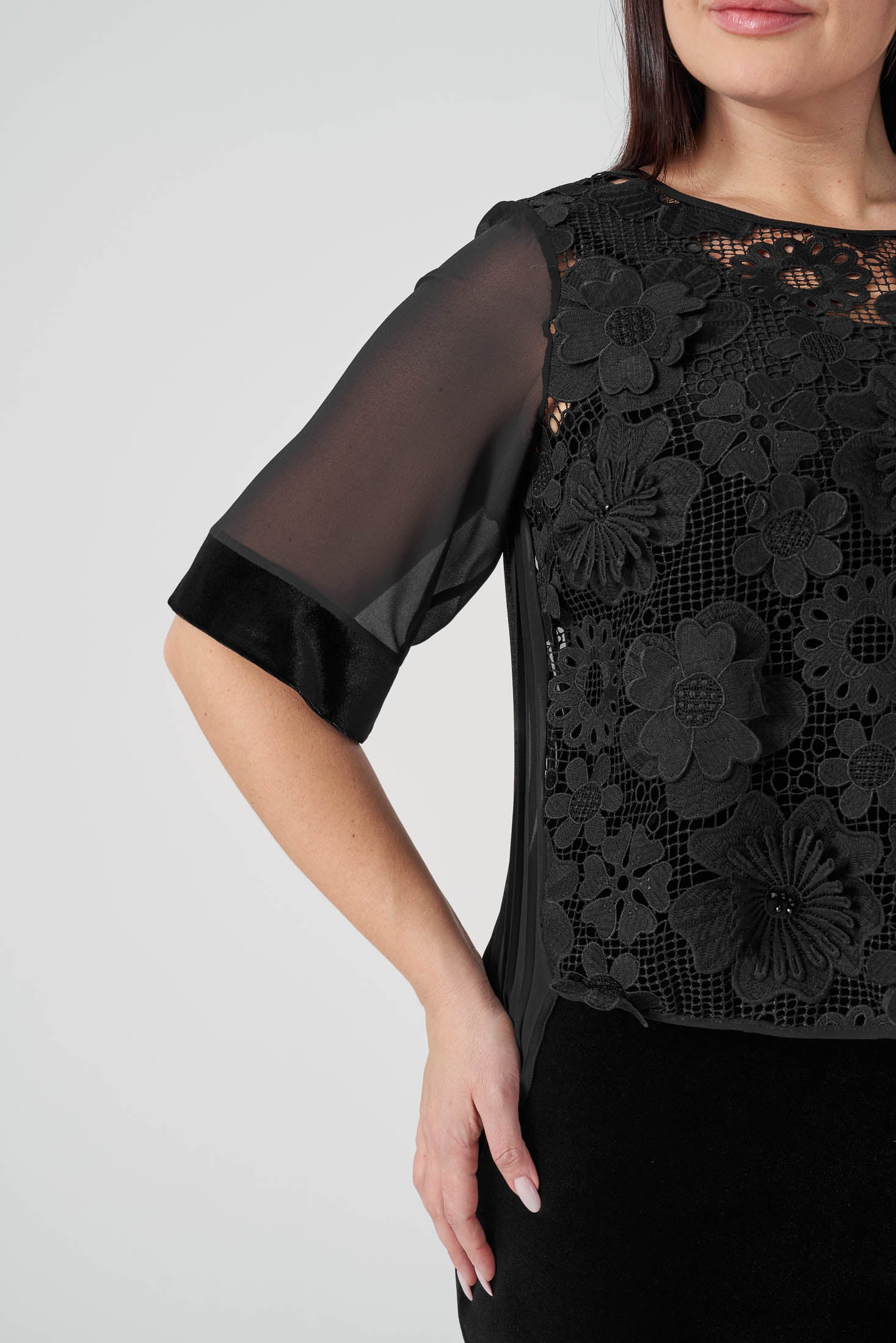 Üç Boyutlu Güpürlü Takım Siyah