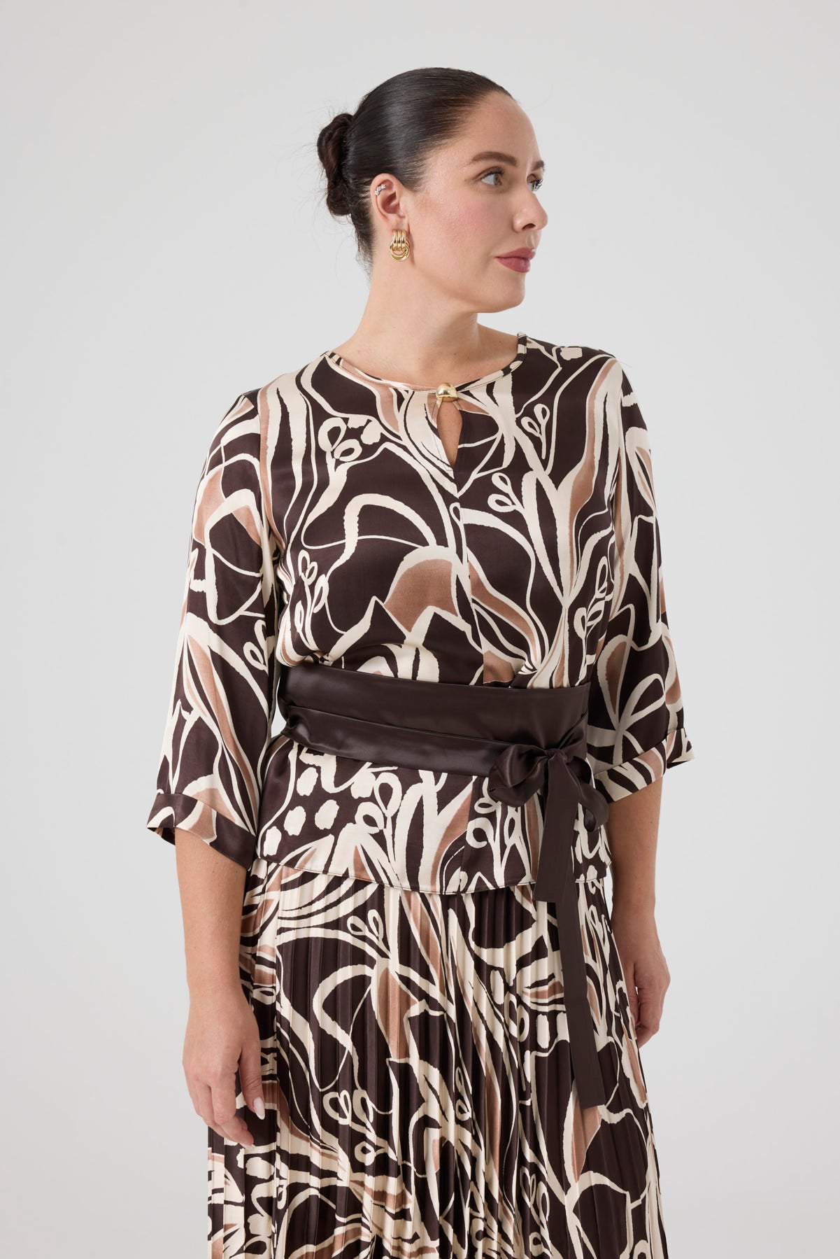 Eteği Piliseli Floş Viskon Takım Kahve