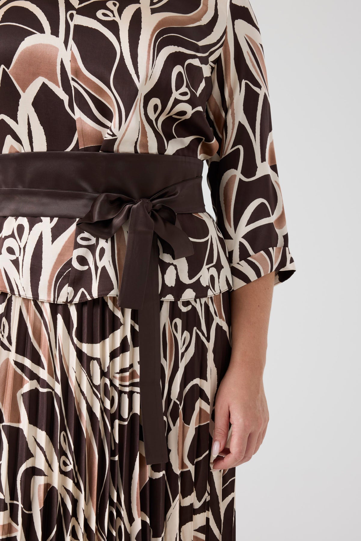 Eteği Piliseli Floş Viskon Takım Kahve