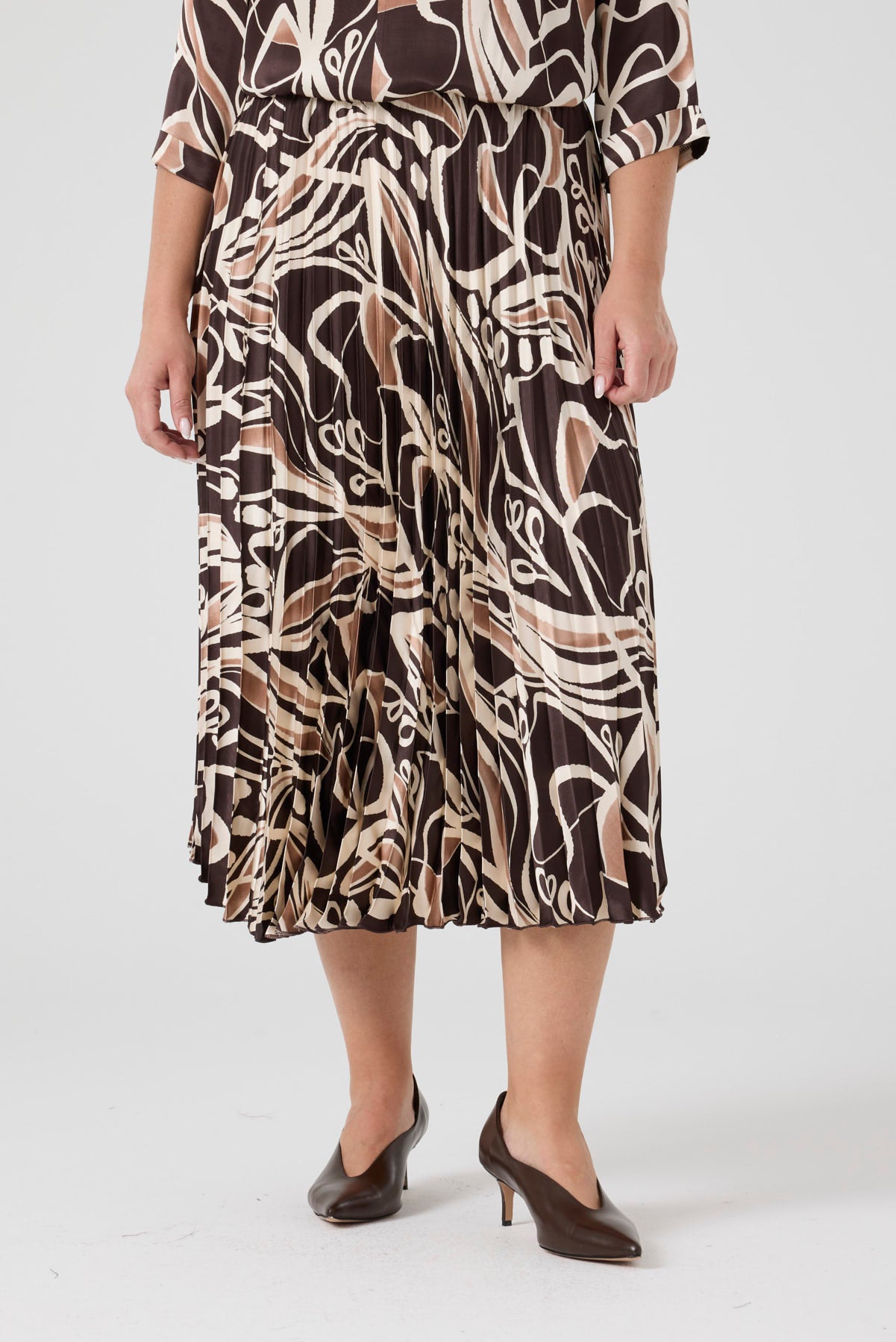 Eteği Piliseli Floş Viskon Takım Kahve