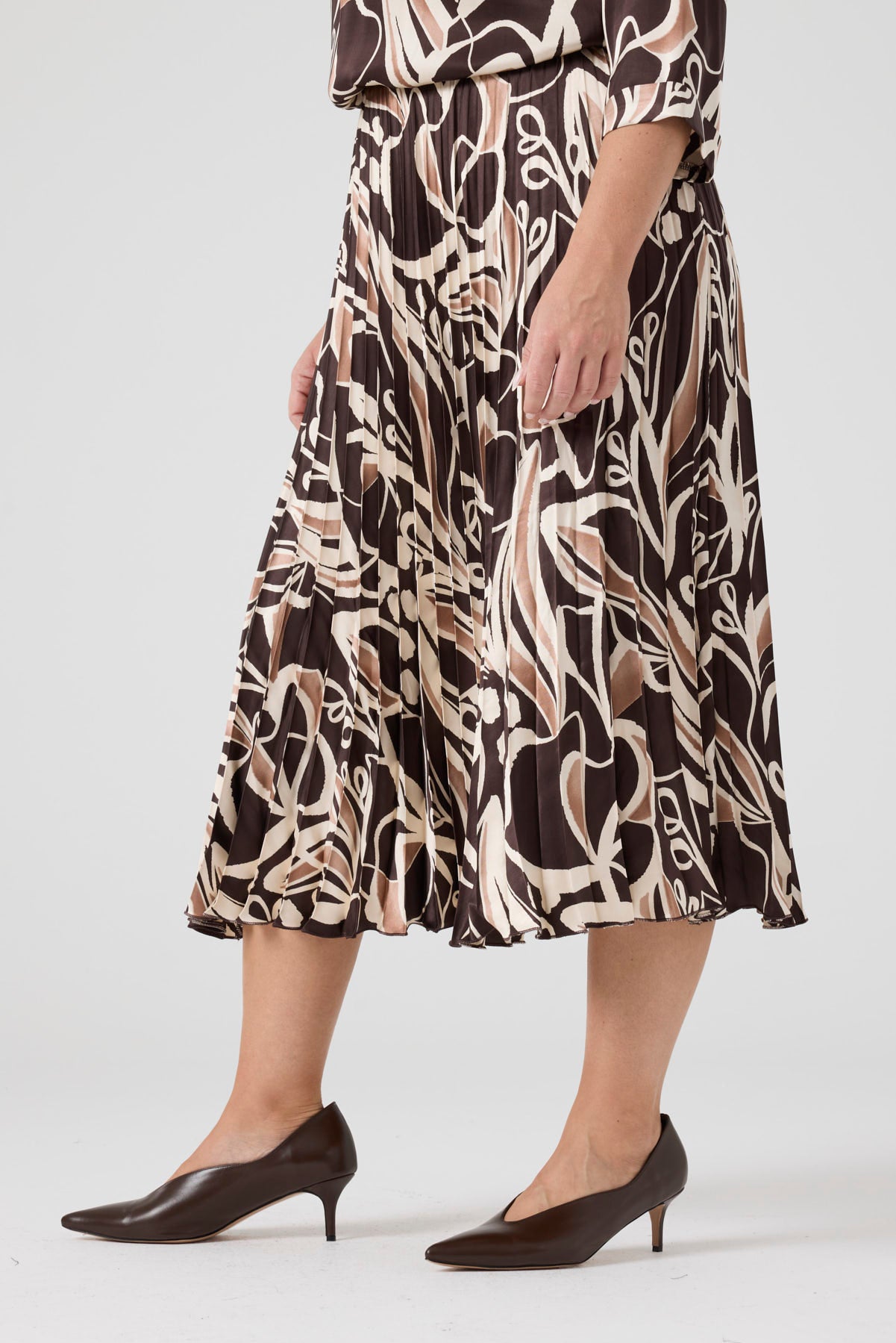 Eteği Piliseli Floş Viskon Takım Kahve