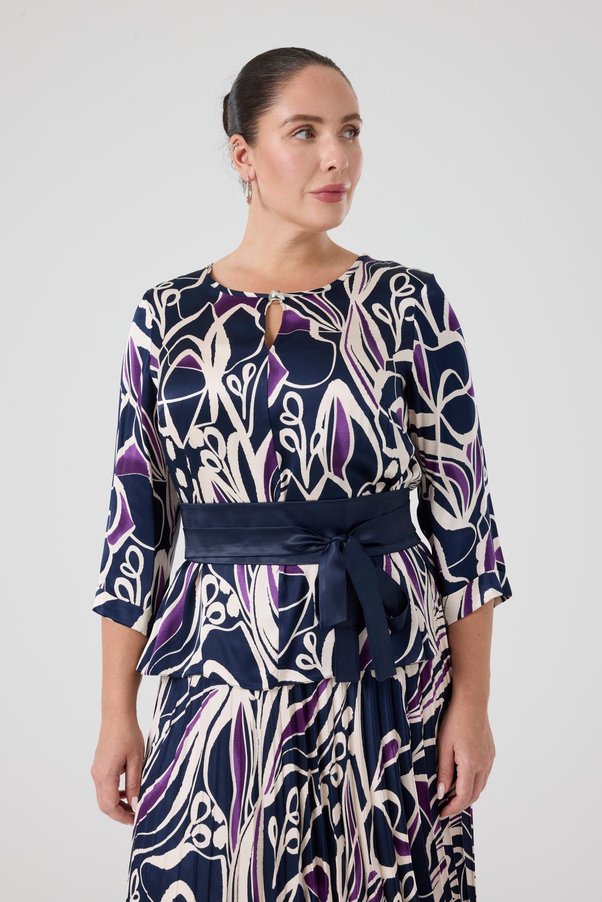 Eteği Piliseli Floş Viskon Takım Lacivert