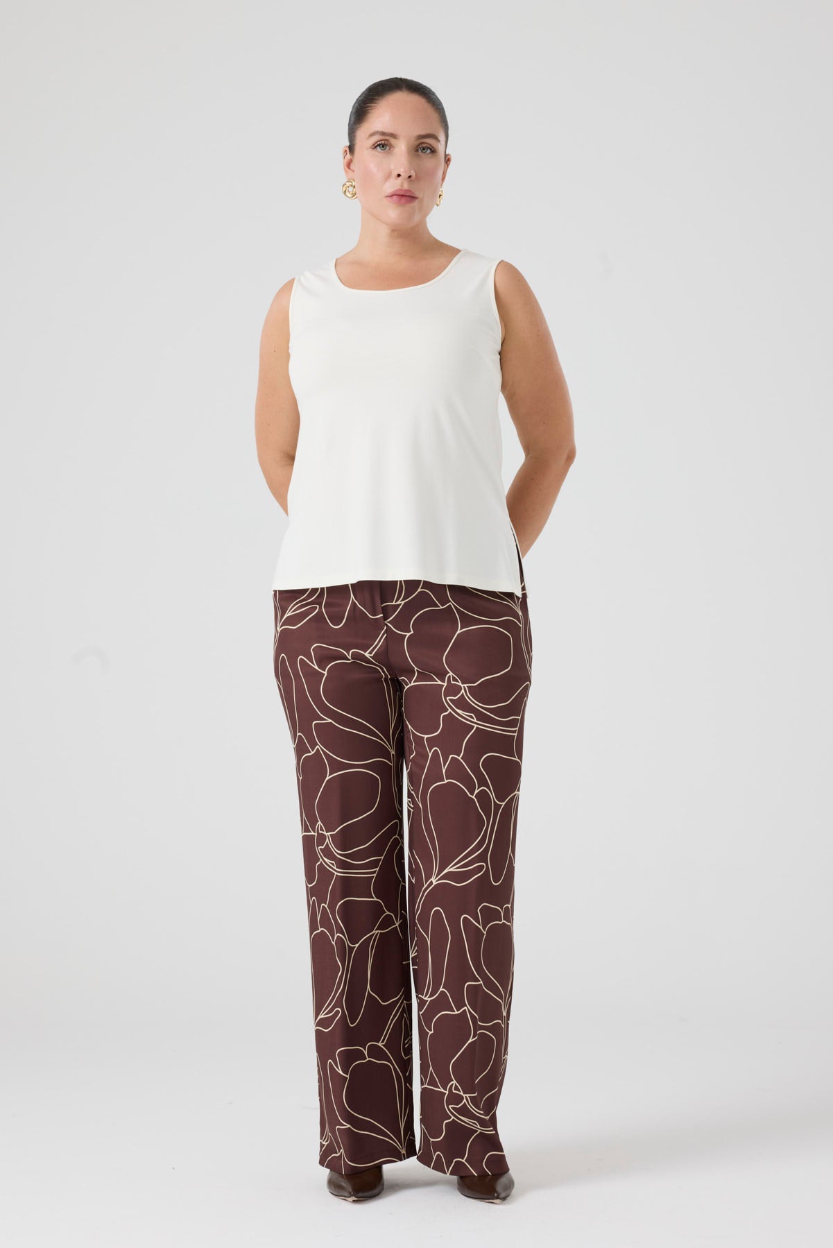 Desenli Pantolonlu Üçlü Takım Kahve