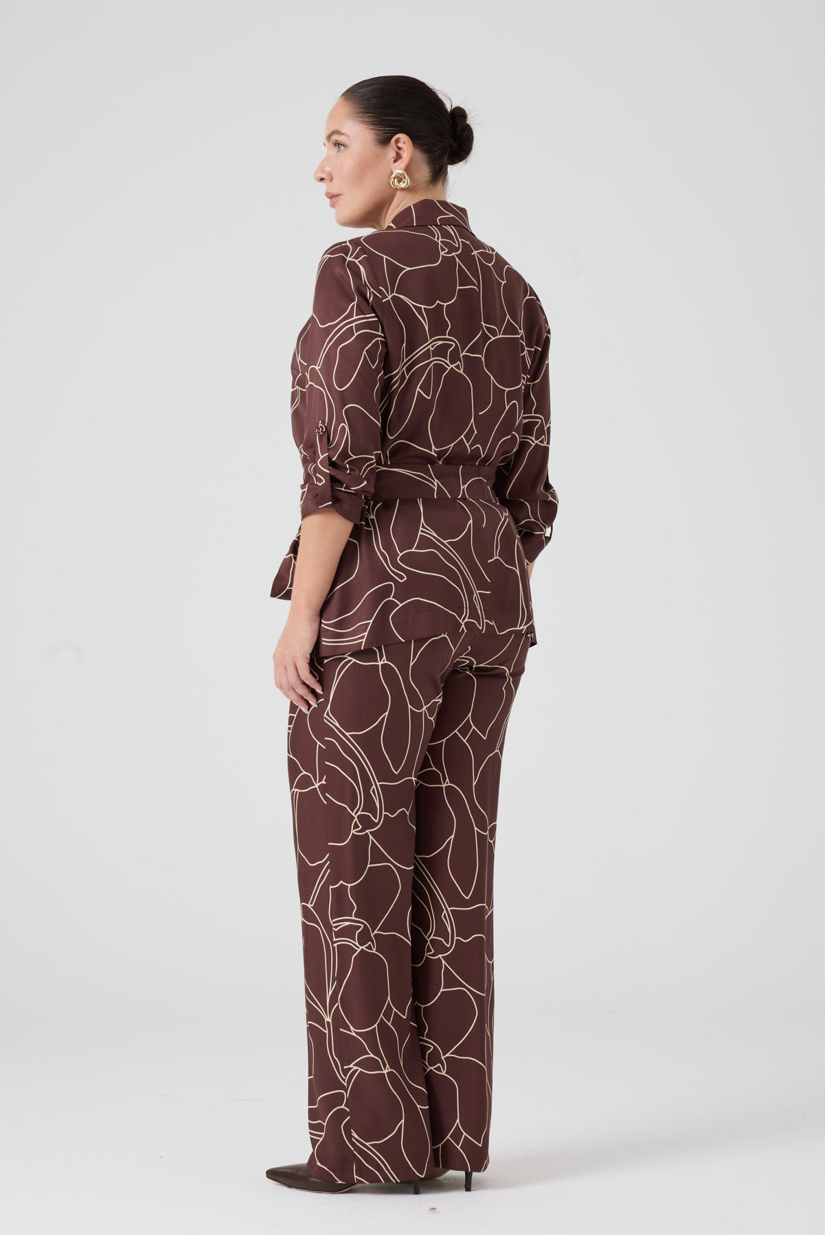 Desenli Pantolonlu Üçlü Takım Kahve