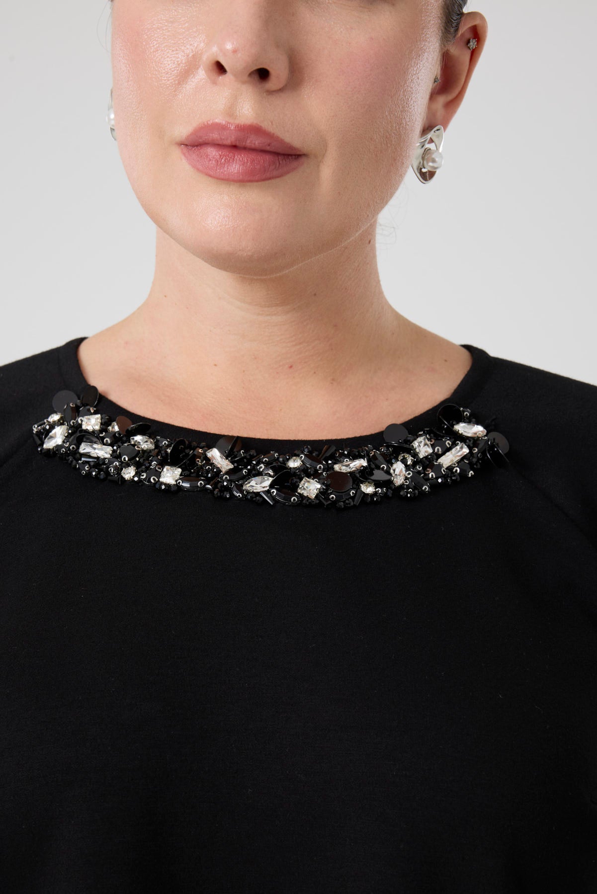 Yakası İşlemeli  Örme Etek Bluz Takım Siyah