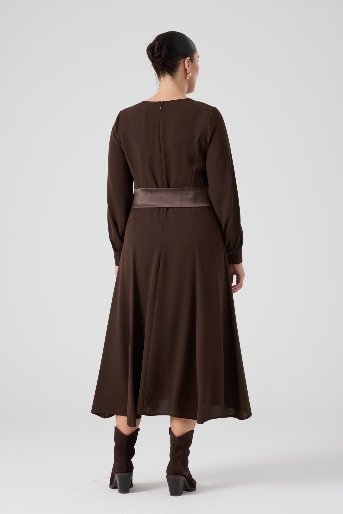 Saten Kemerli Kloş Elbise Kahve