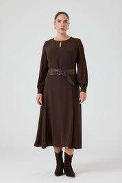 Saten Kemerli Kloş Elbise Kahve