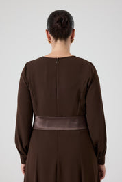 Saten Kemerli Kloş Elbise Kahve