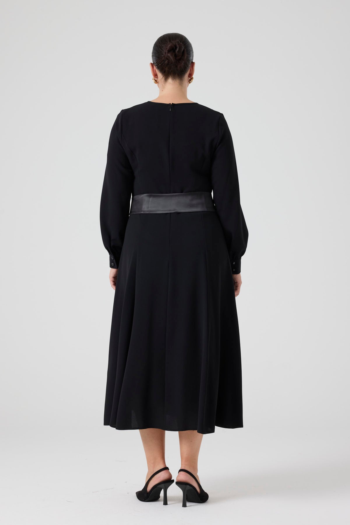 Saten Kemerli Kloş Elbise Siyah