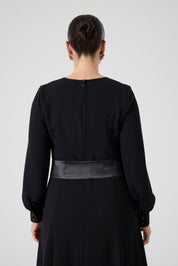 Saten Kemerli Kloş Elbise Siyah