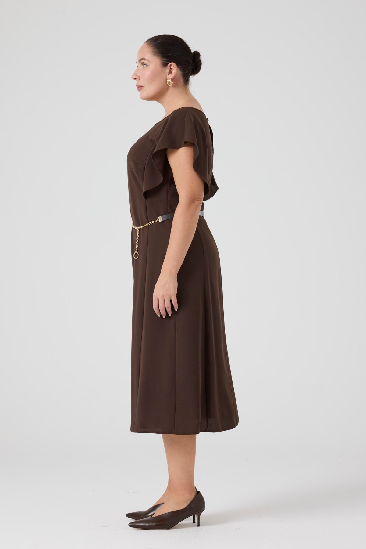 Kolları Volanlı Kemerli Elbise Kahve