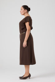 Kolları Volanlı Kemerli Elbise Kahve
