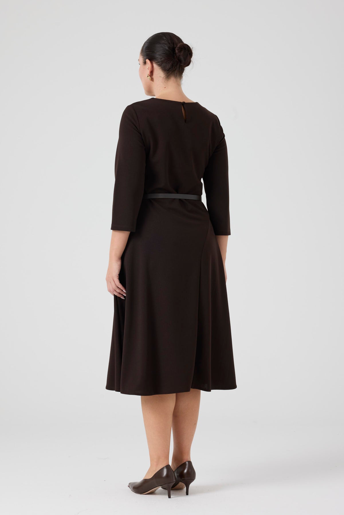 Damla Dekolteli Kemerli Örme Elbise Kahve