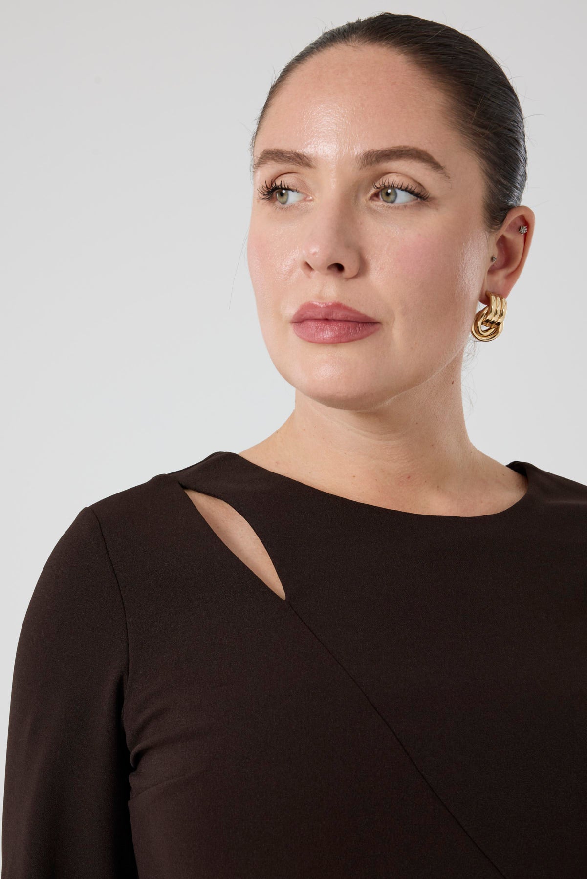 Damla Dekolteli Kemerli Örme Elbise Kahve