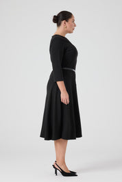 Damla Dekolteli Kemerli Örme Elbise Siyah