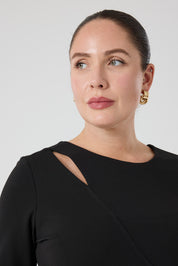 Damla Dekolteli Kemerli Örme Elbise Siyah