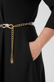 Damla Dekolteli Kemerli Örme Elbise Siyah