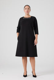 Yakası İşlemeli Örme Rahat Elbise Siyah