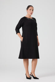 Yakası İşlemeli Örme Rahat Elbise Siyah