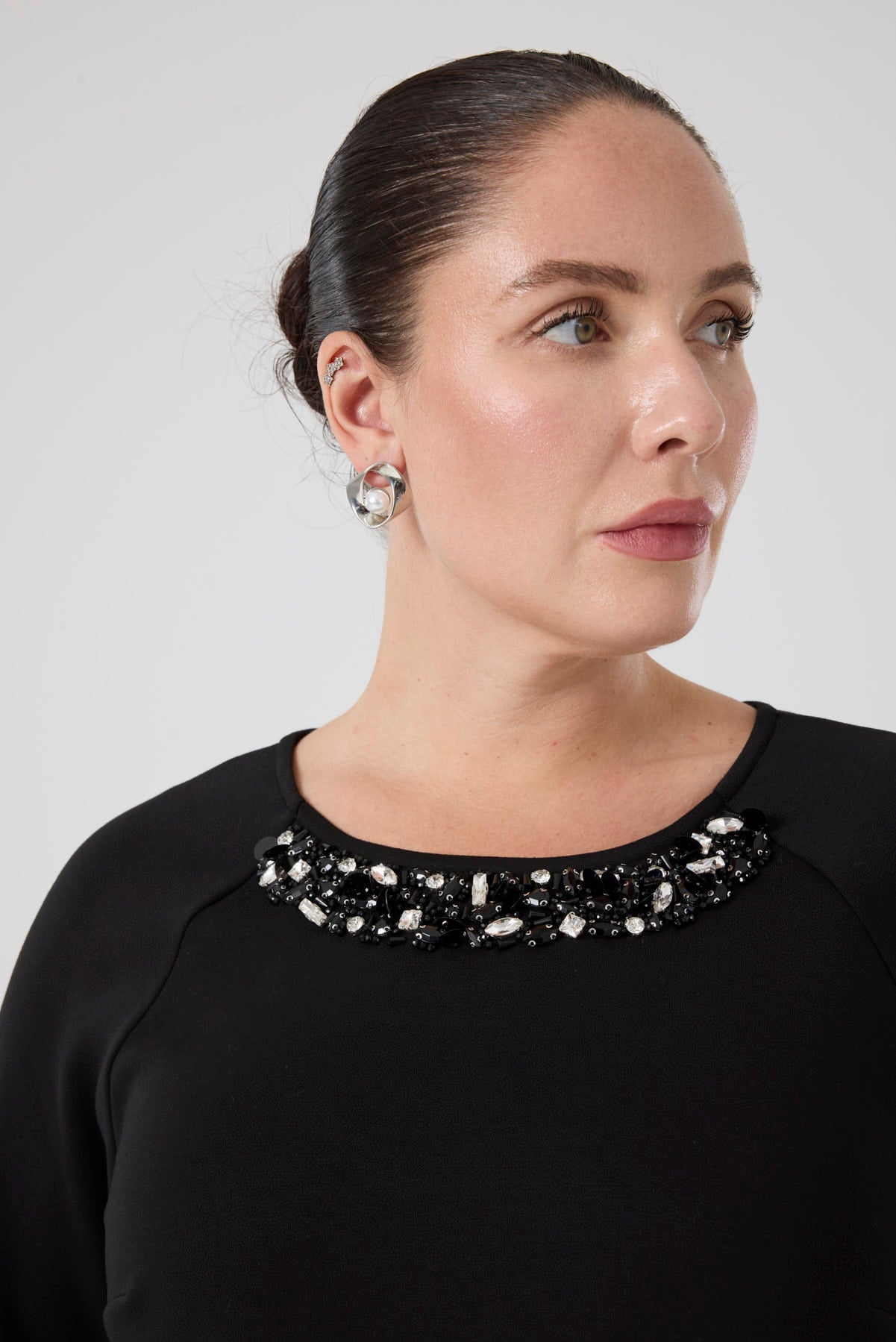 Yakası İşlemeli Örme Rahat Elbise Siyah