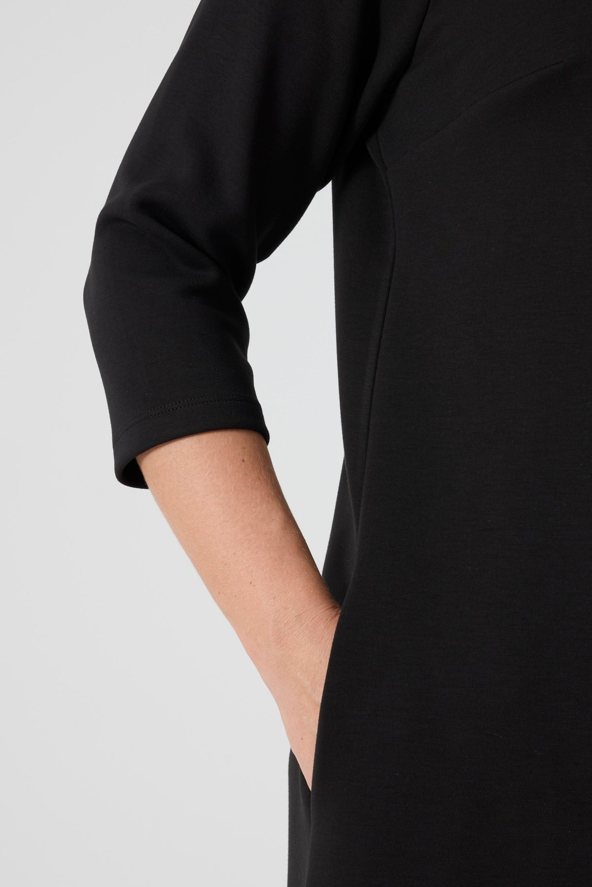 Yakası İşlemeli Örme Rahat Elbise Siyah