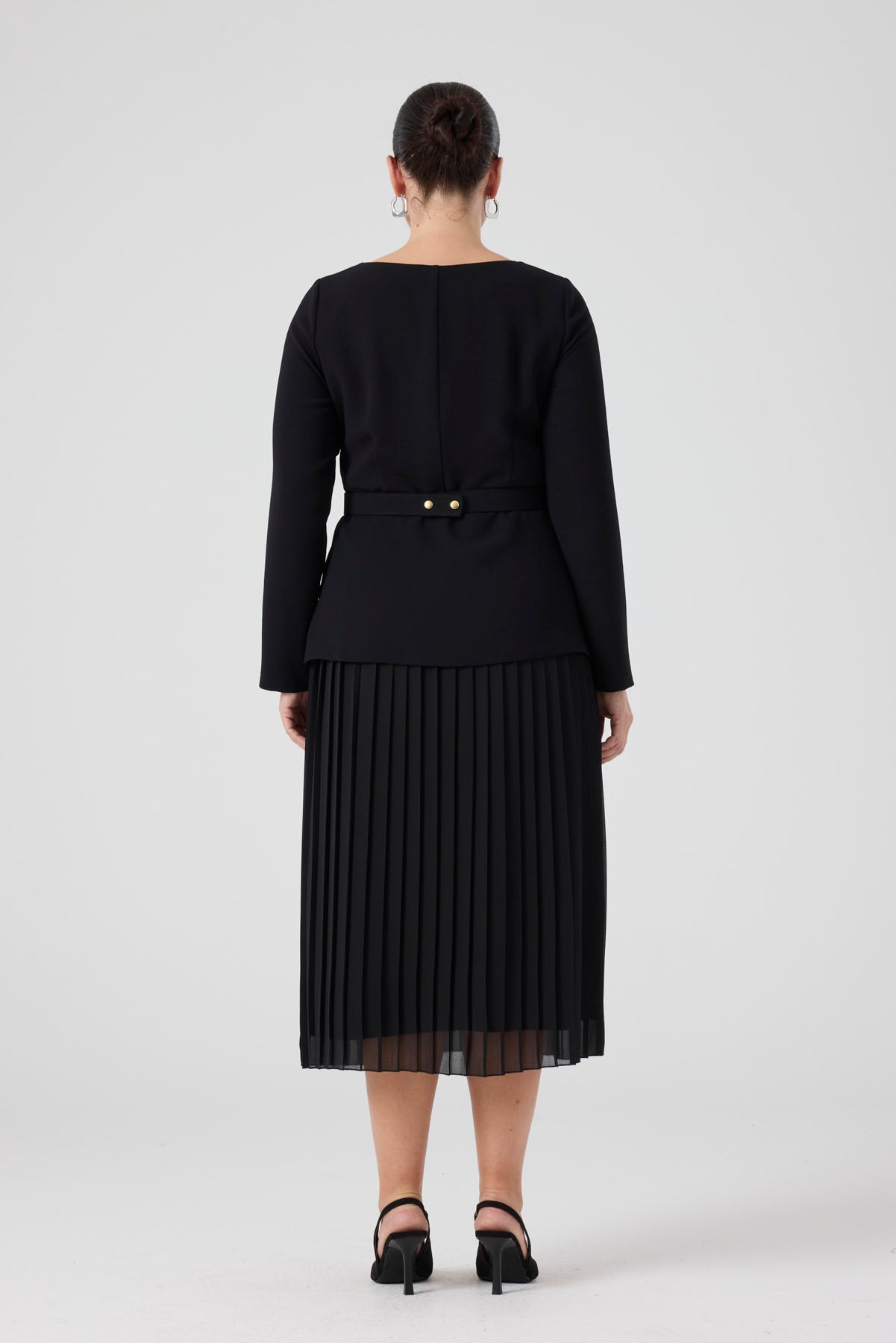 Eteği Piliseli Elbise Siyah