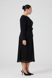 Eteği Piliseli Elbise Siyah