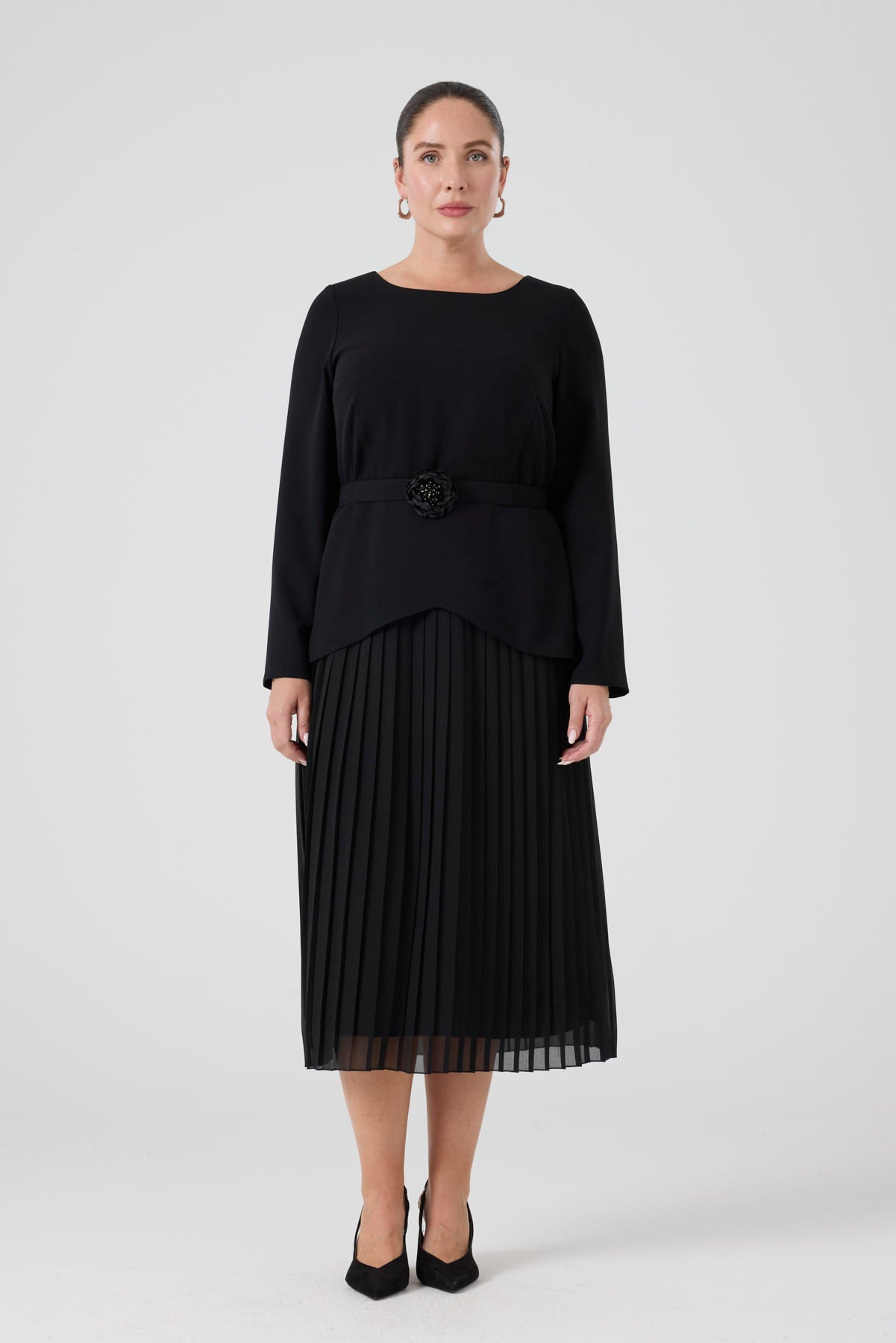 Eteği Piliseli Elbise Siyah