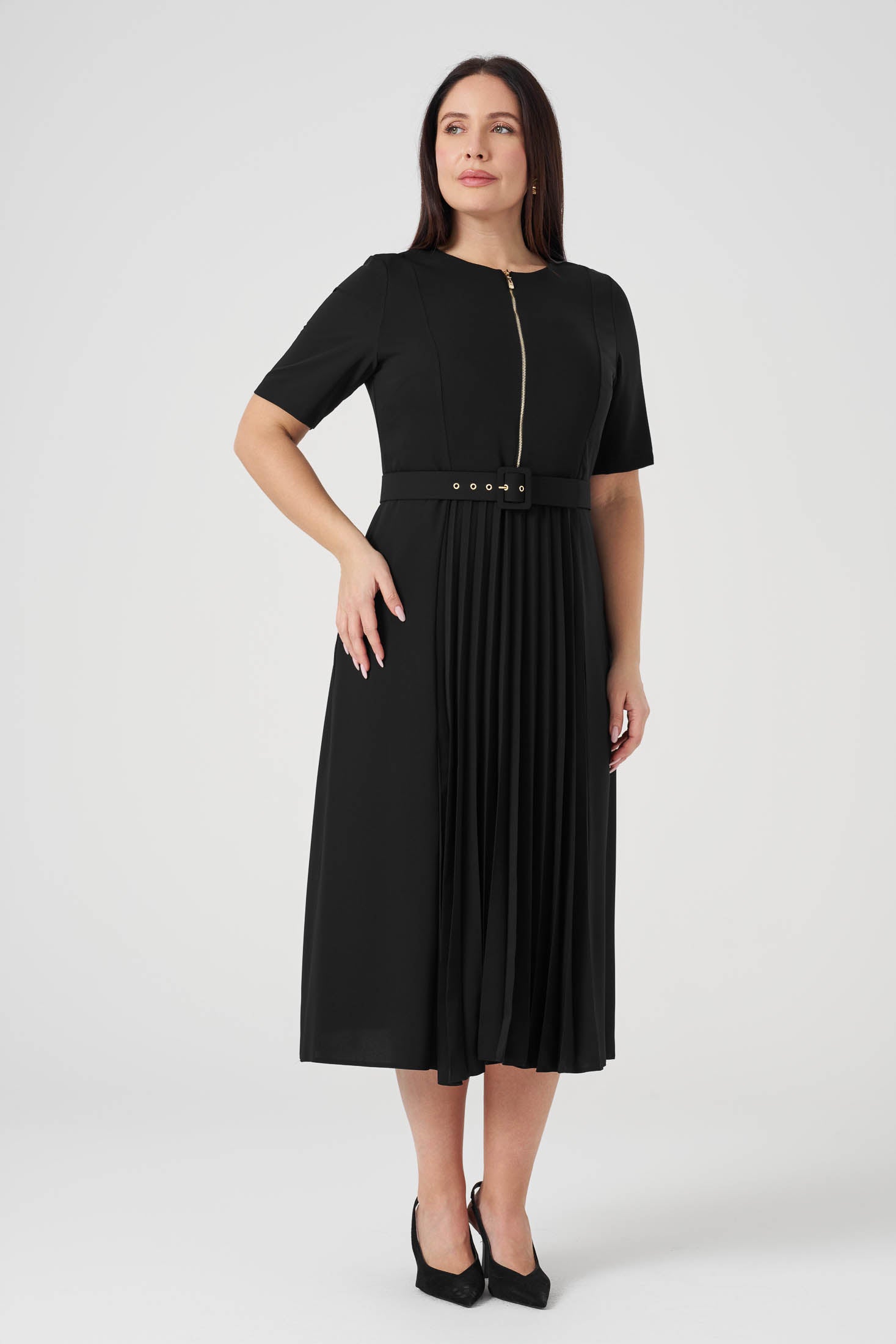 Piliseli Fermuarlı Elbise Siyah