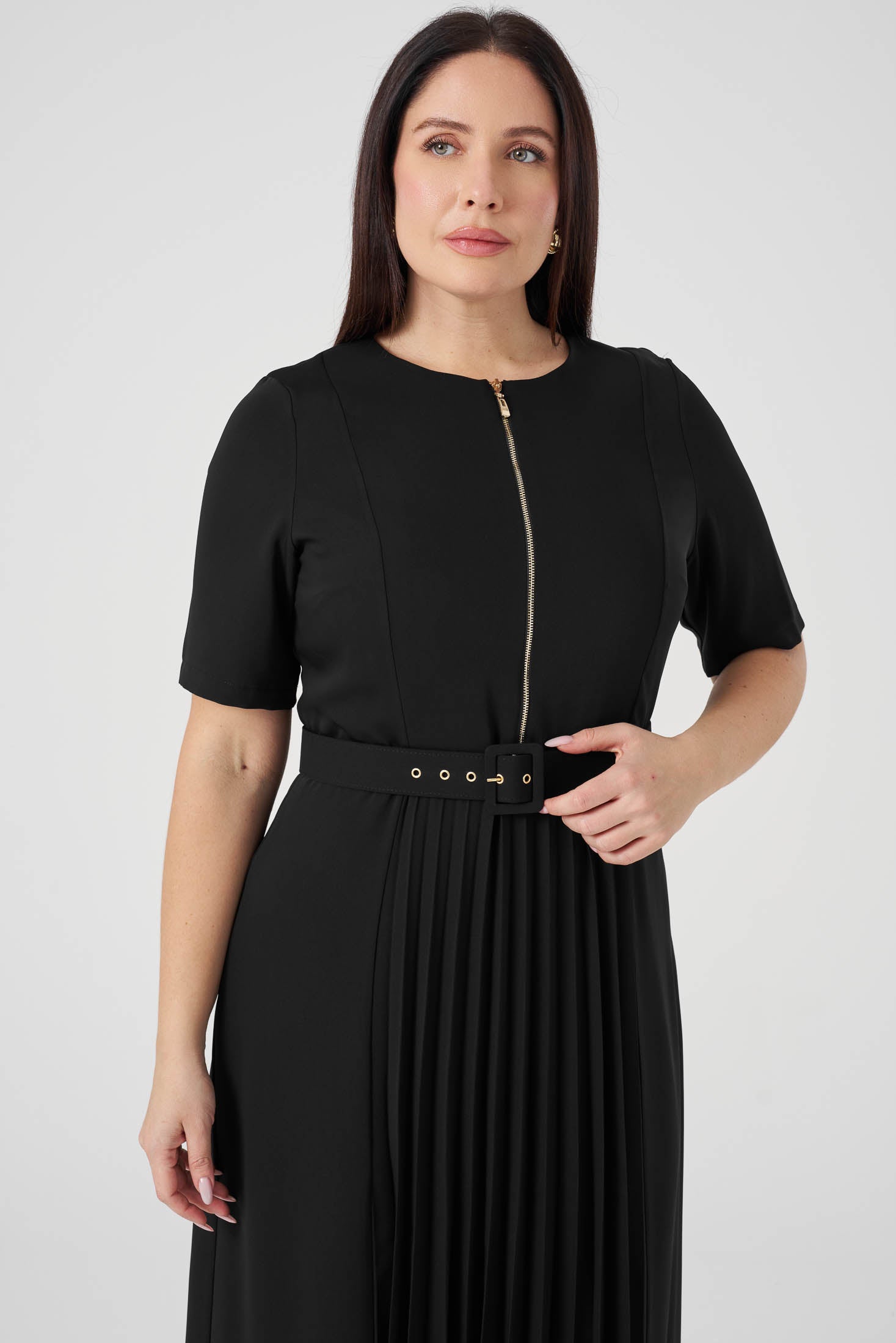 Piliseli Fermuarlı Elbise Siyah