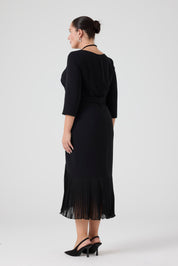 Pilise Detaylı Kemerli Elbise Siyah