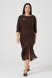 Pilise Detaylı Kemerli Elbise Kahve
