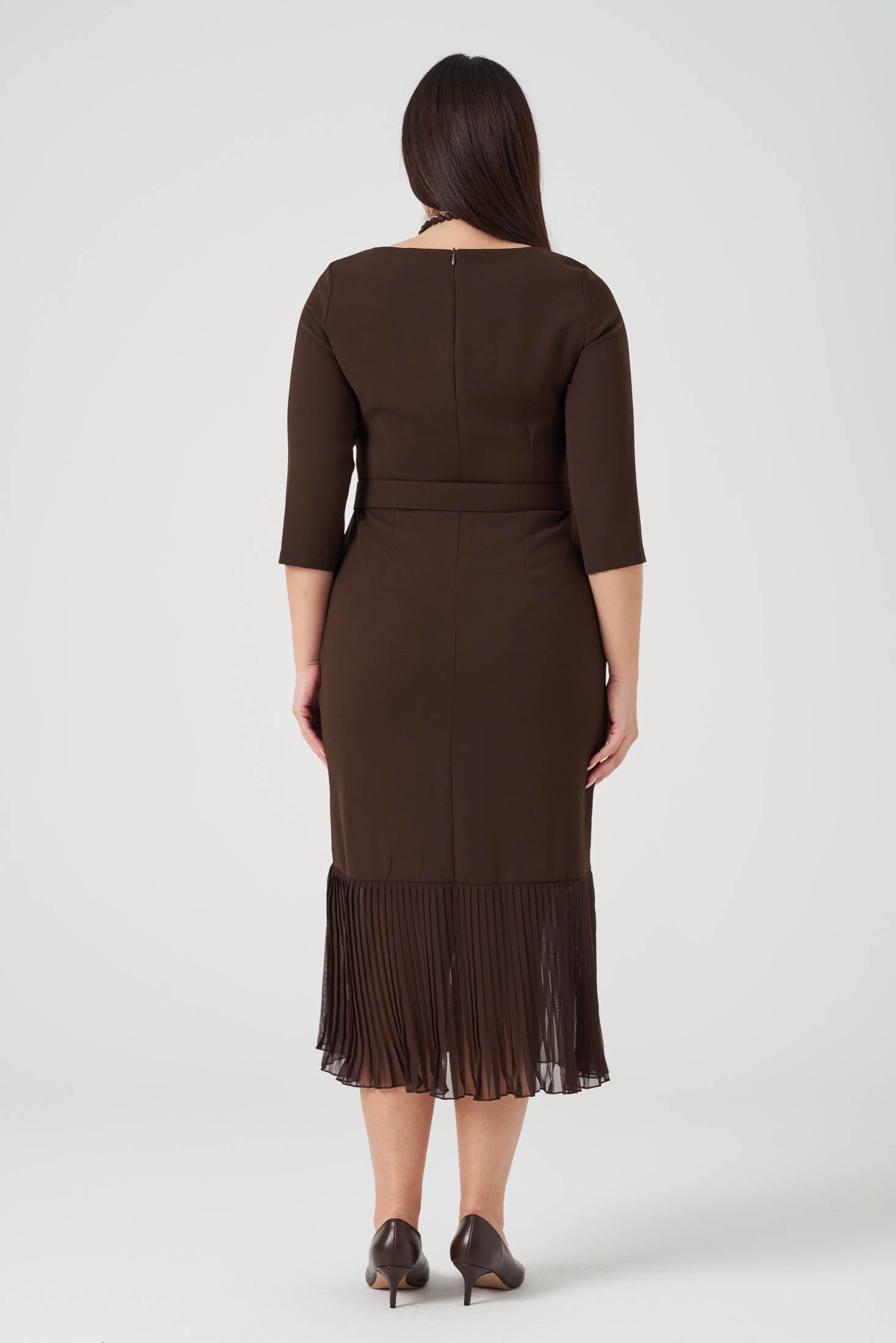 Pilise Detaylı Kemerli Elbise Kahve