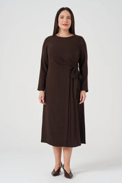 Yandan Bağlamalı Pilise Detaylı Elbise Kahve