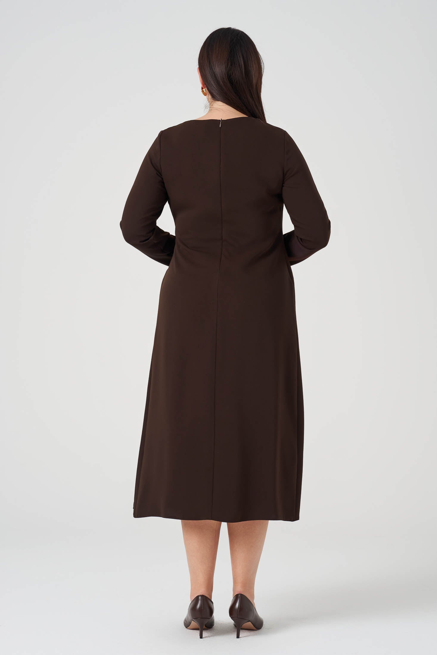 Yandan Bağlamalı Pilise Detaylı Elbise Kahve