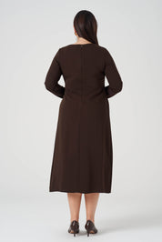 Yandan Bağlamalı Pilise Detaylı Elbise Kahve