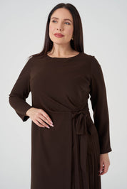 Yandan Bağlamalı Pilise Detaylı Elbise Kahve