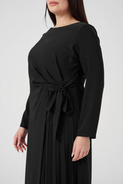 Yandan Bağlamalı Pilise Detaylı Elbise Siyah