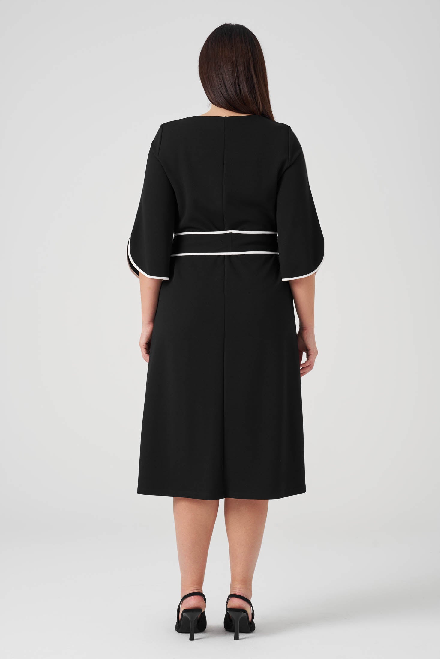 Kontrast  Biyeli Örme Elbise Siyah