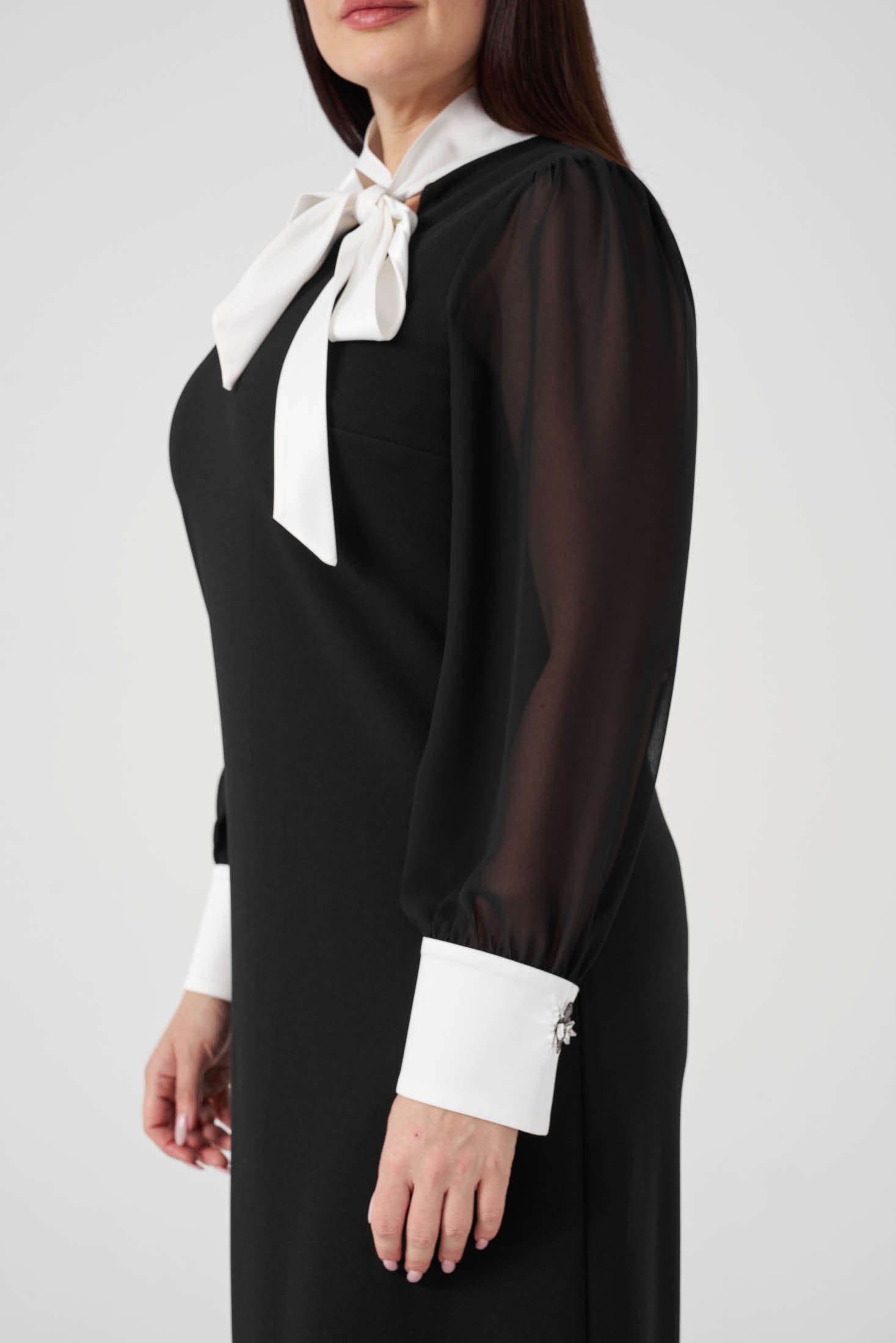 Yakası Fularlı Örme Elbise Siyah